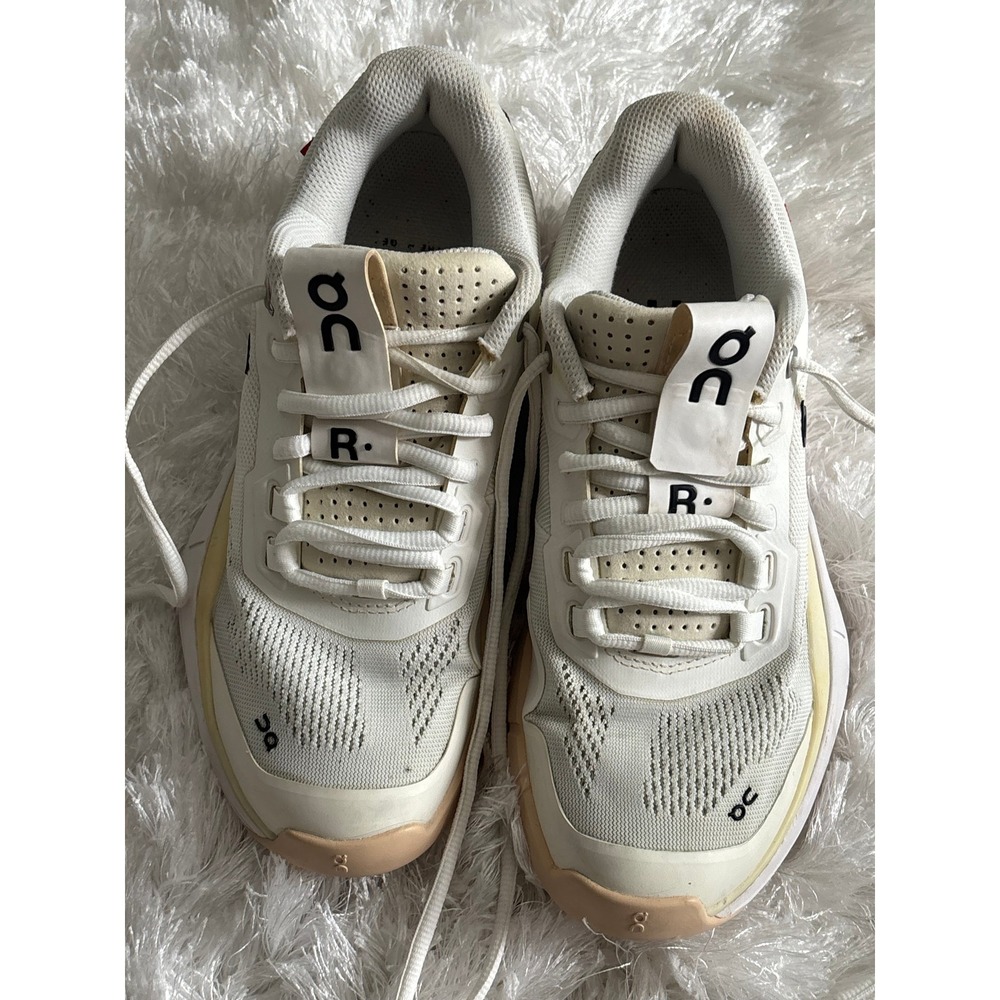Women's On The Roger Clubhouse White Sand Women Sneakers Size 6 Athleisure